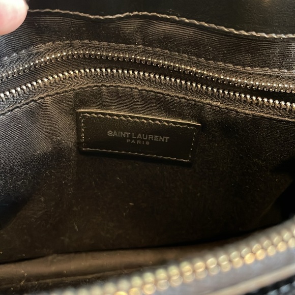 Saint Laurent Medium Loulou Matelassé Leather Shoulder Bag - Picture 15 of 17